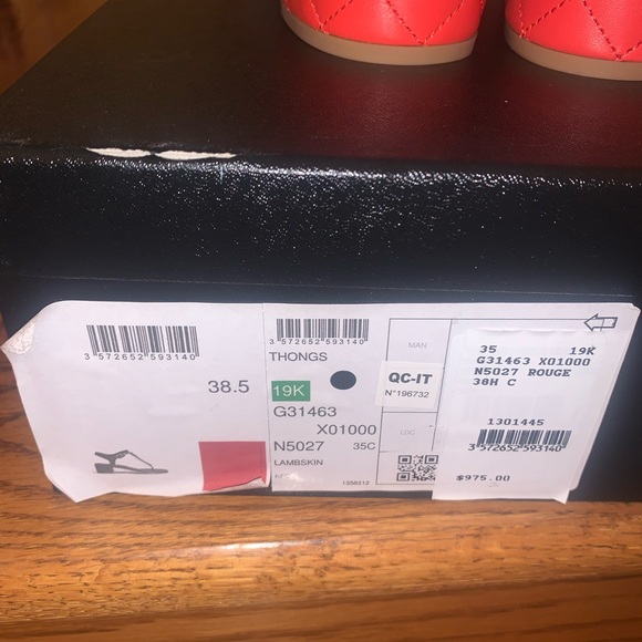 Chanel 19P thong sandals in rouge color with CC interlocking logo block heel - Picture 3 of 6